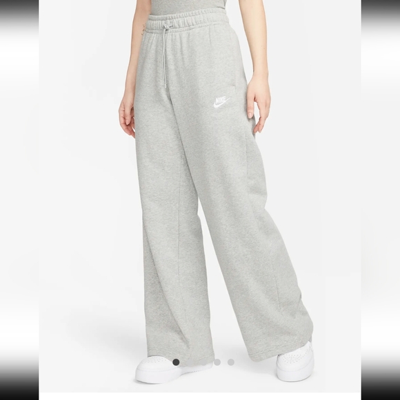 NIKE WOMENS WIDE-LEG SWEATPANTS - Picture 1 of 6